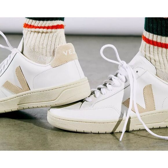 VEJA
V12 Mixed Leather Court Sneakers in Extra White / Sable Size 8 - Picture 3 of 11